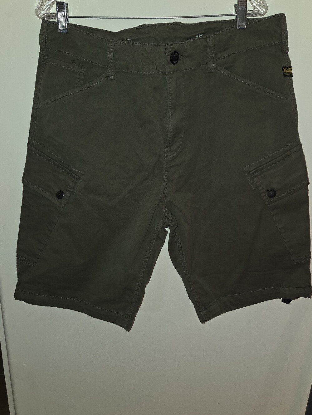 GSTAR Raw Men's Olive Cargo Shorts - Classic Utility Style